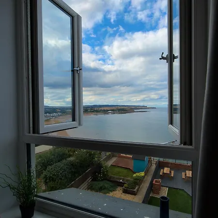 Bay View Apartment