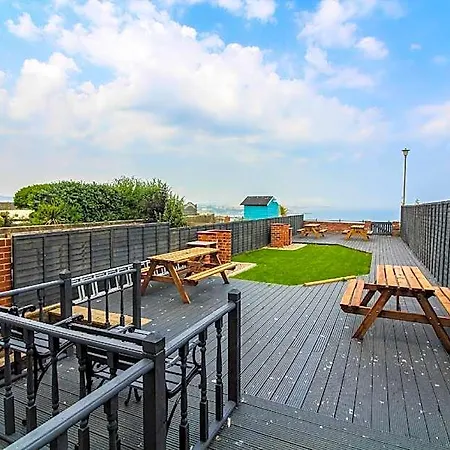 Bay View Apartment